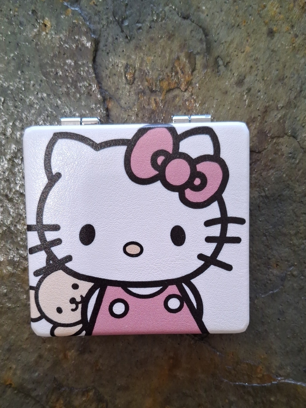 Hello Kitty Boot Socks & Compact - Picture 7 of 9